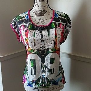 "LOVE 09" Top